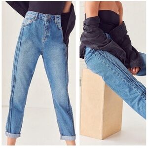 BDG Womens Pintuck Mom Tapered High Rise Jeans